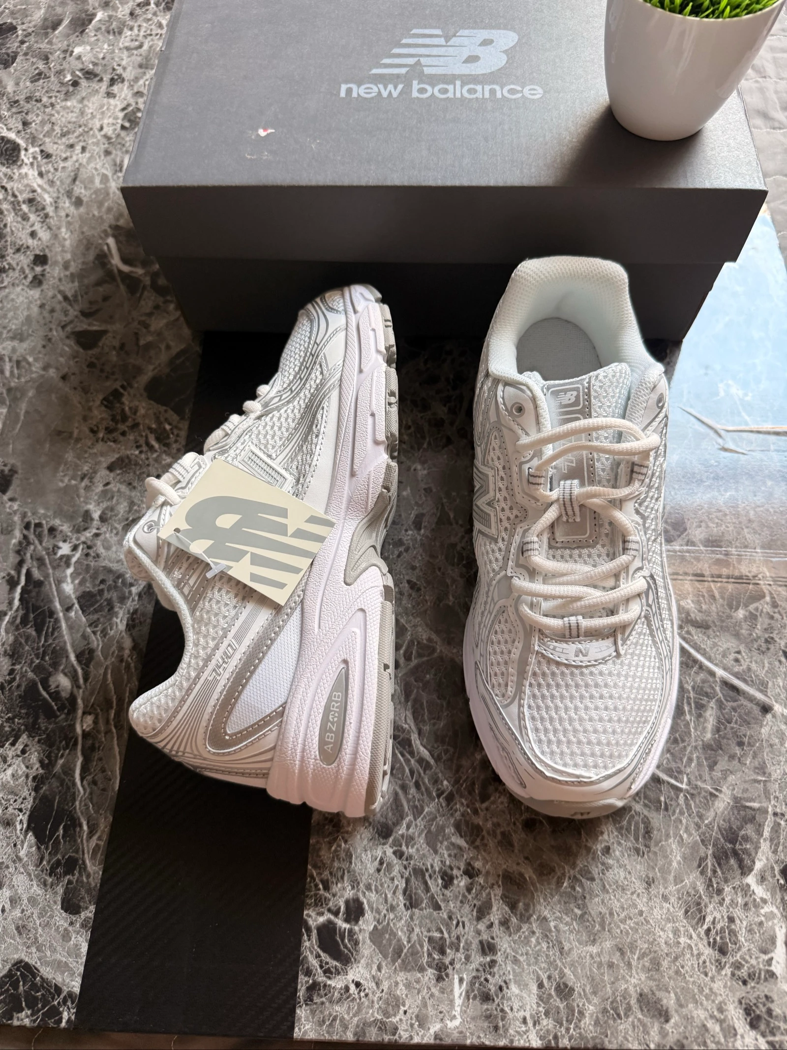 New Balance 740 Blanche/Argent – Taille 41,5 – photo 5